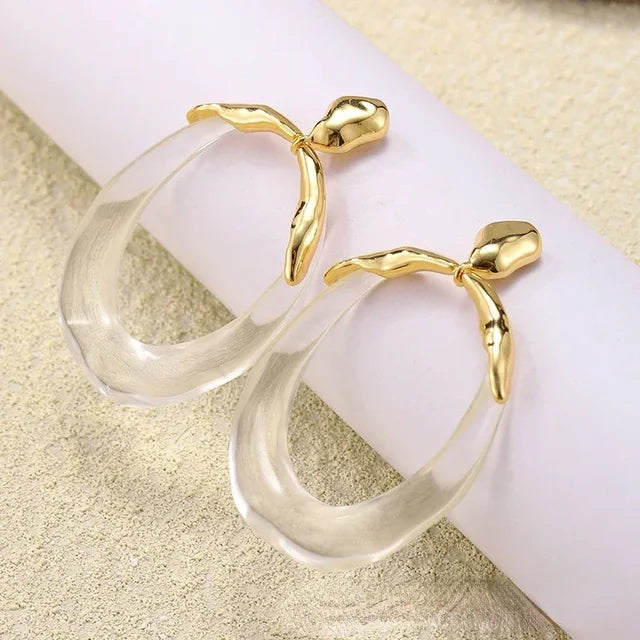 Pendientes y aretes de mujer de fábrica de joyería moderna, atmosférica, retro y de alta gama