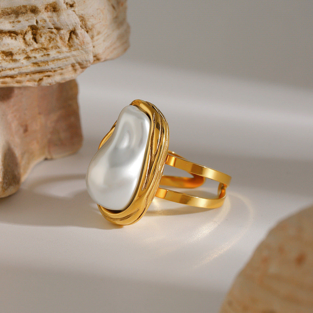 Anillo abierto de acero inoxidable para mujer.