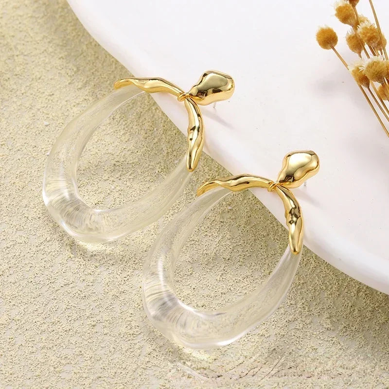 Pendientes y aretes de mujer de fábrica de joyería moderna, atmosférica, retro y de alta gama