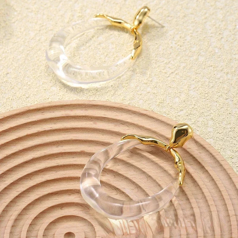 Pendientes y aretes de mujer de fábrica de joyería moderna, atmosférica, retro y de alta gama