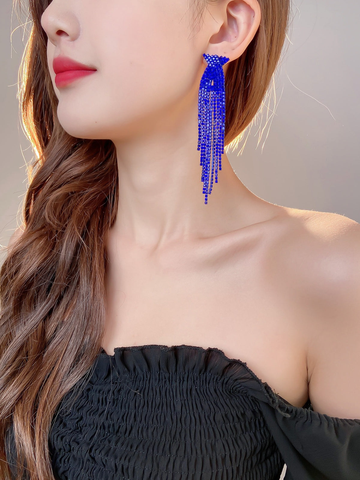 Pendientes de mujer, pendientes de botón, pendientes de cristal con diamantes de imitación y cadena de garra.