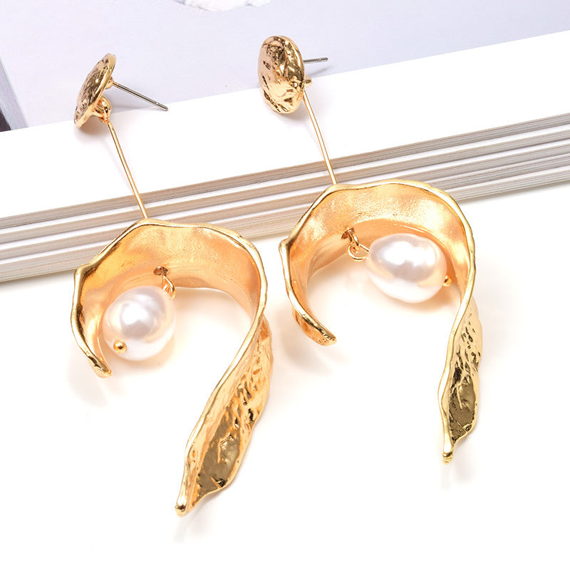 Pendientes de moda para mujer con forma de corazón, perlas y metal.