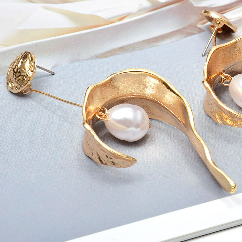 Pendientes de moda para mujer con forma de corazón, perlas y metal.